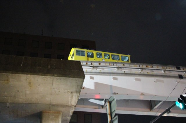 monorail maintenance vehicle