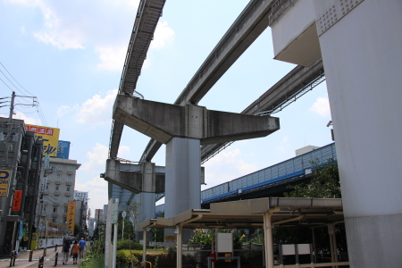 大阪モノレール門真市駅先の本線および折り返し線