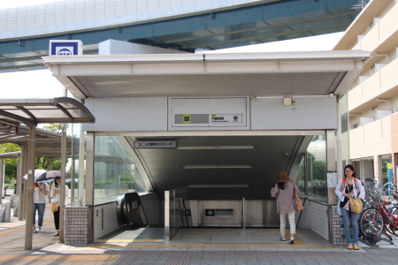 大阪モノレールと接続する、地下鉄長堀鶴見緑地門真南駅