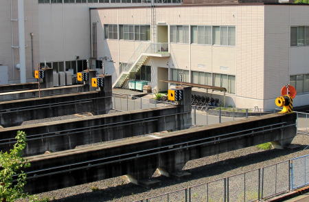 大阪モノレール車庫7〜12番線軌道末端