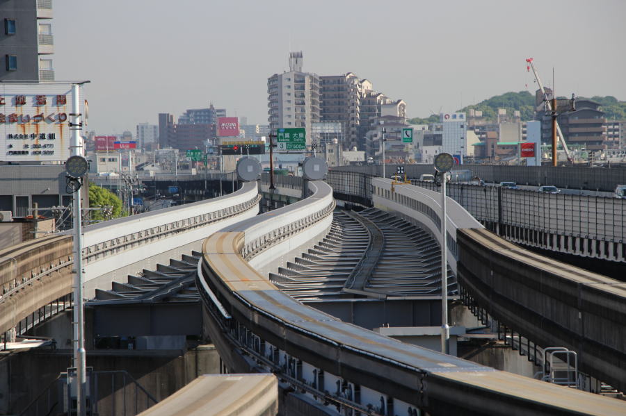 大阪モノレール門真市駅軌道末端をホームより見る