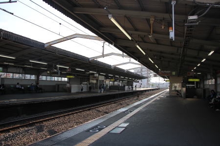 JR鴻池新田駅