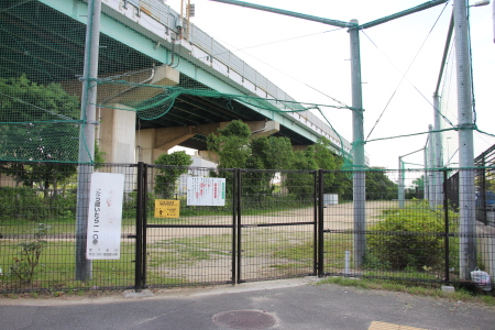 鴻池新田駅予定位置である公園入り口