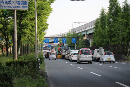 大阪モノレール延伸ルートに伸びる緑地帯