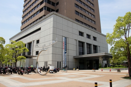 大阪高速鉄道延伸ルート荒本駅付近に位置する東大阪市役所