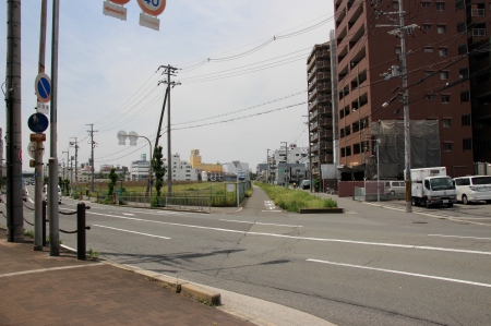 大阪モノレール門真市方向へ続く東大阪市道路
