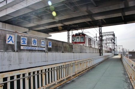 大阪モノレール延伸ルートと近鉄奈良線との交点