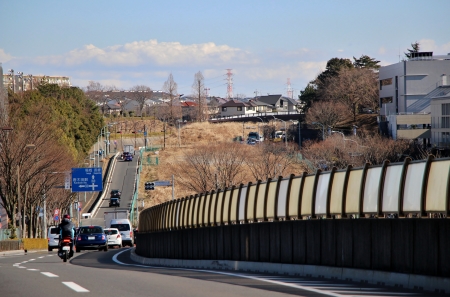 モノレール唐木田駅が設置されると想定される南多摩尾根幹線唐木田大橋