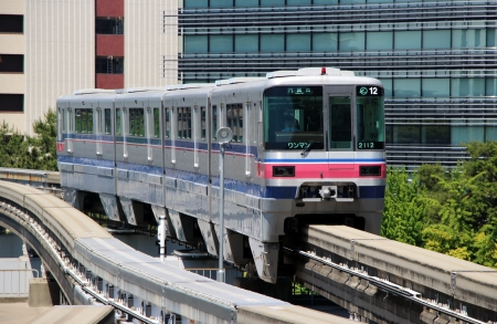 大阪モノレール2000形