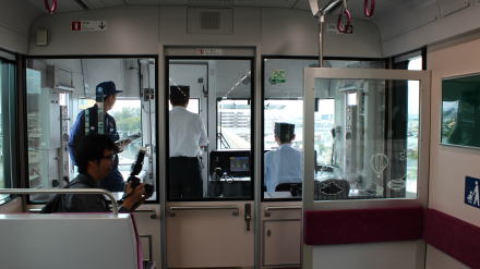 大阪モノレール新型車両3000系の乗務員室