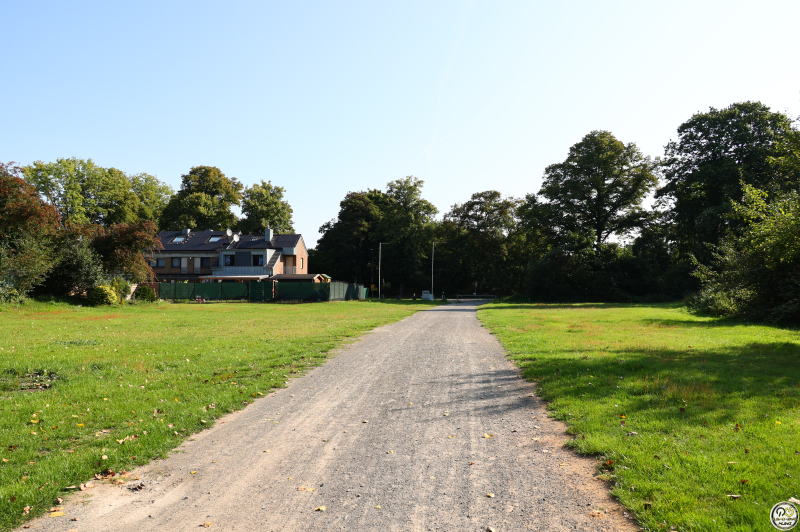 ケルン・フューリンゲン試験場 駅跡地（当時の軌道は正面の林に吸い込まれていく線形）(田村拓丸撮影分)