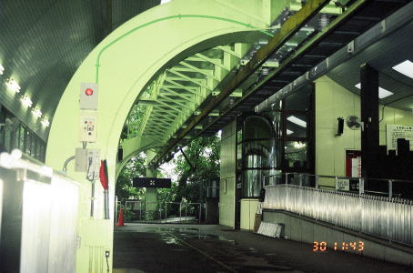 上野動物園モノレール30型車両を支えた軌道桁